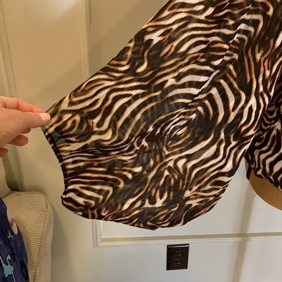 Emma Rose Women's Tiger Print Blouse - Picture 3 of 3